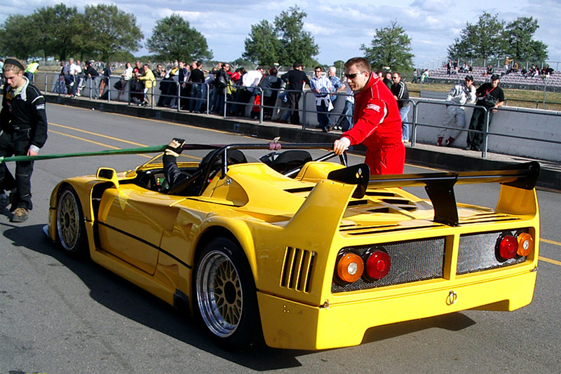 Illustration for article titled The Story Of The Ferrari F40 LM That Lost Its Top